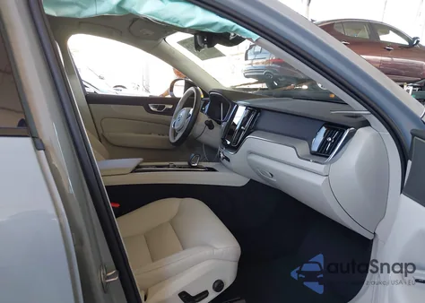 2025 Volvo Xc60 B5 Plus из США, поврежденный, VIN YV4M12RC7S1225615